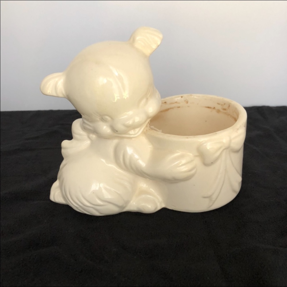 Vintage bear/dog pottery planter